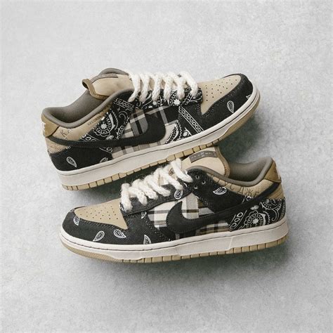 travis scott dunk low price